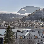 Cozy Central Loft Apartment With Amazing View